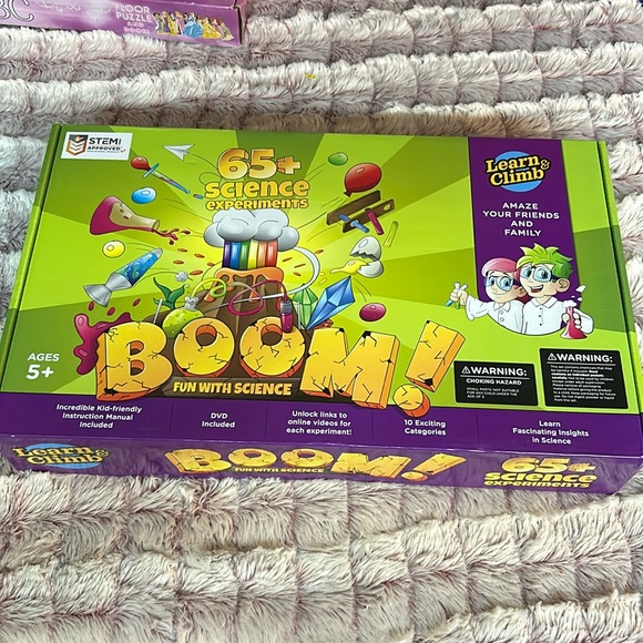 Boom Fun with Science 65 + science Experiments - Picture 1 of 3